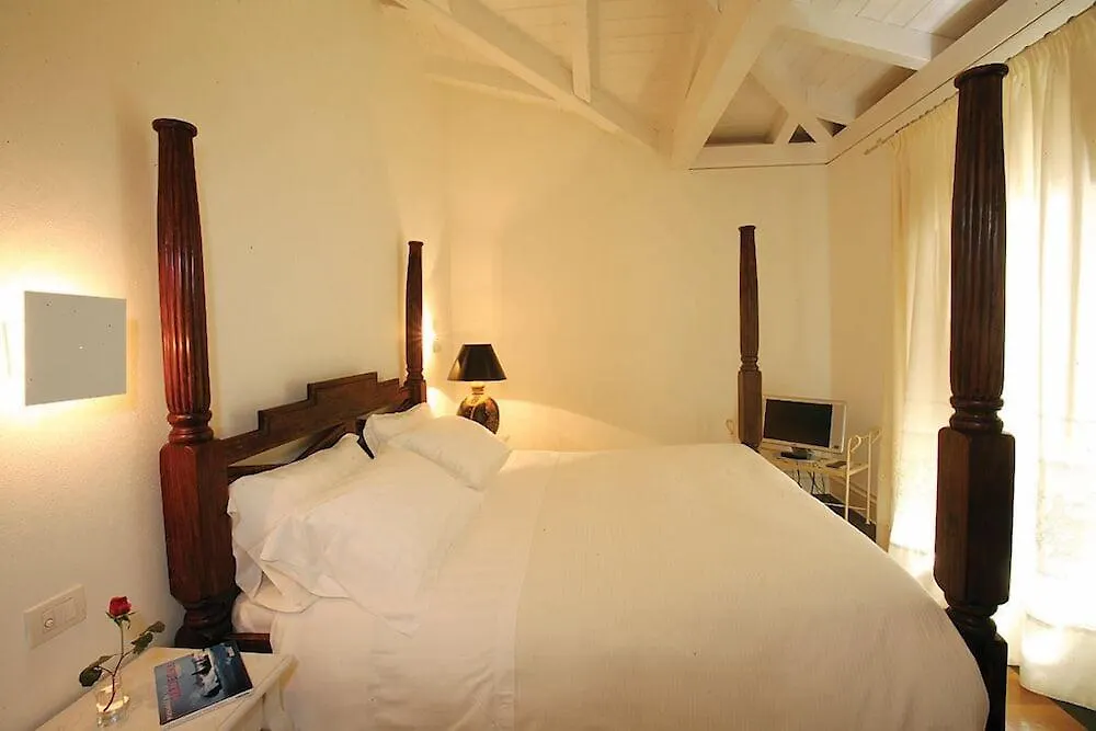 Tartheshotel Guspini 4*,  Italien