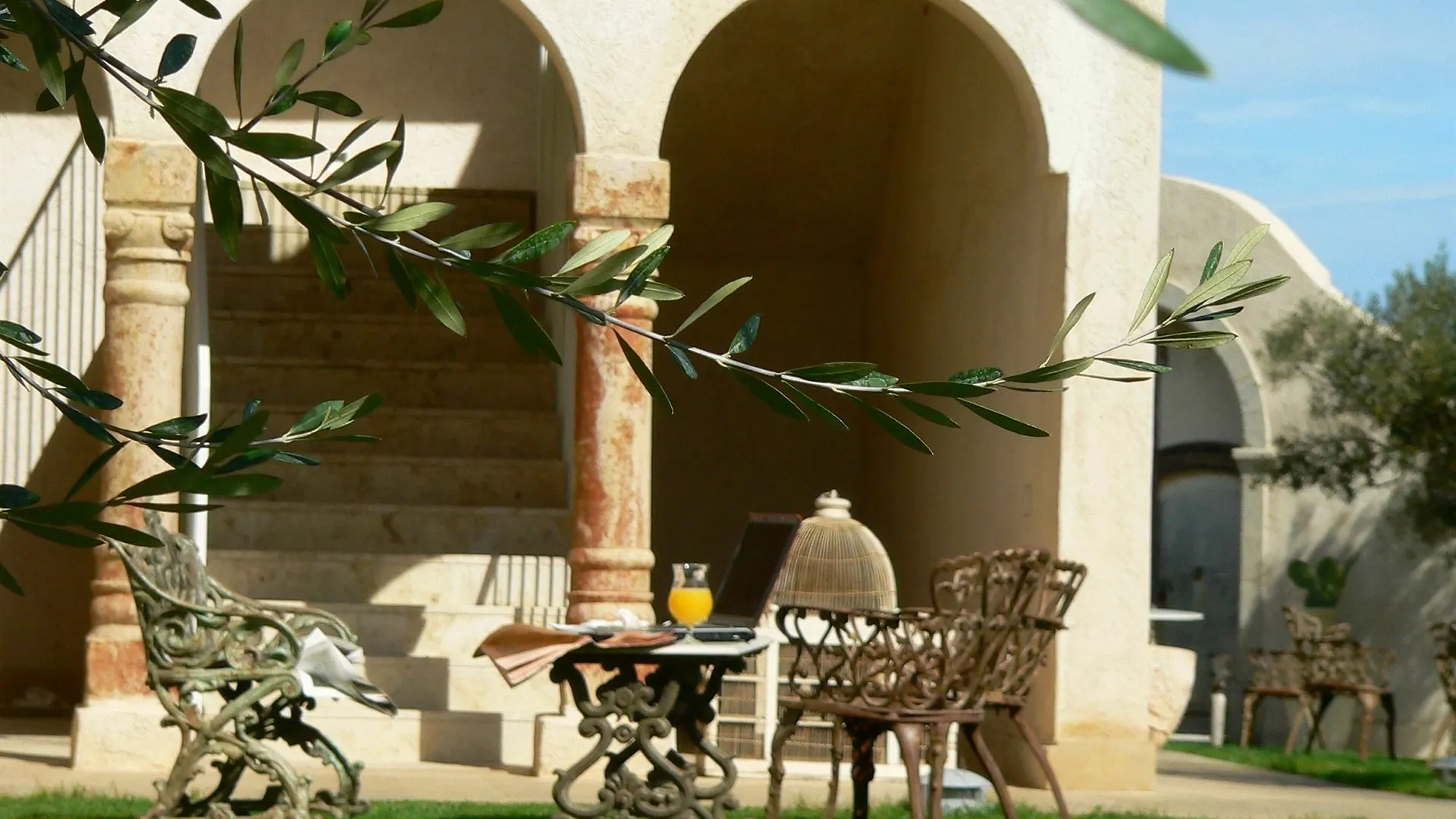 Tartheshotel Guspini Italien